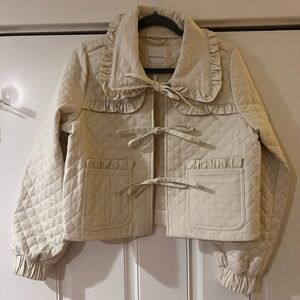 NWT Avec Les Filles Cream Quilted Tie Jacket with Ruffles - size medium